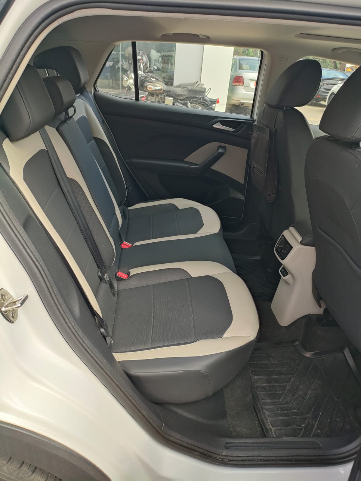 Volkswagen Taigun Taigun 1.0l Tsi 85kw At Topline